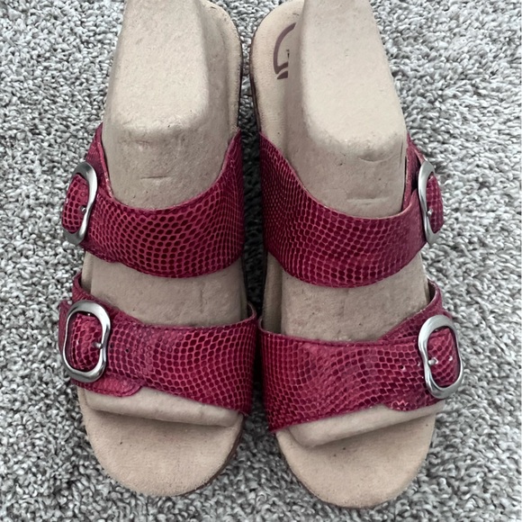 Dansko Sophie Red Double Strap Snake Platform Slip on Sandal Women SZ 37 - Picture 2 of 9